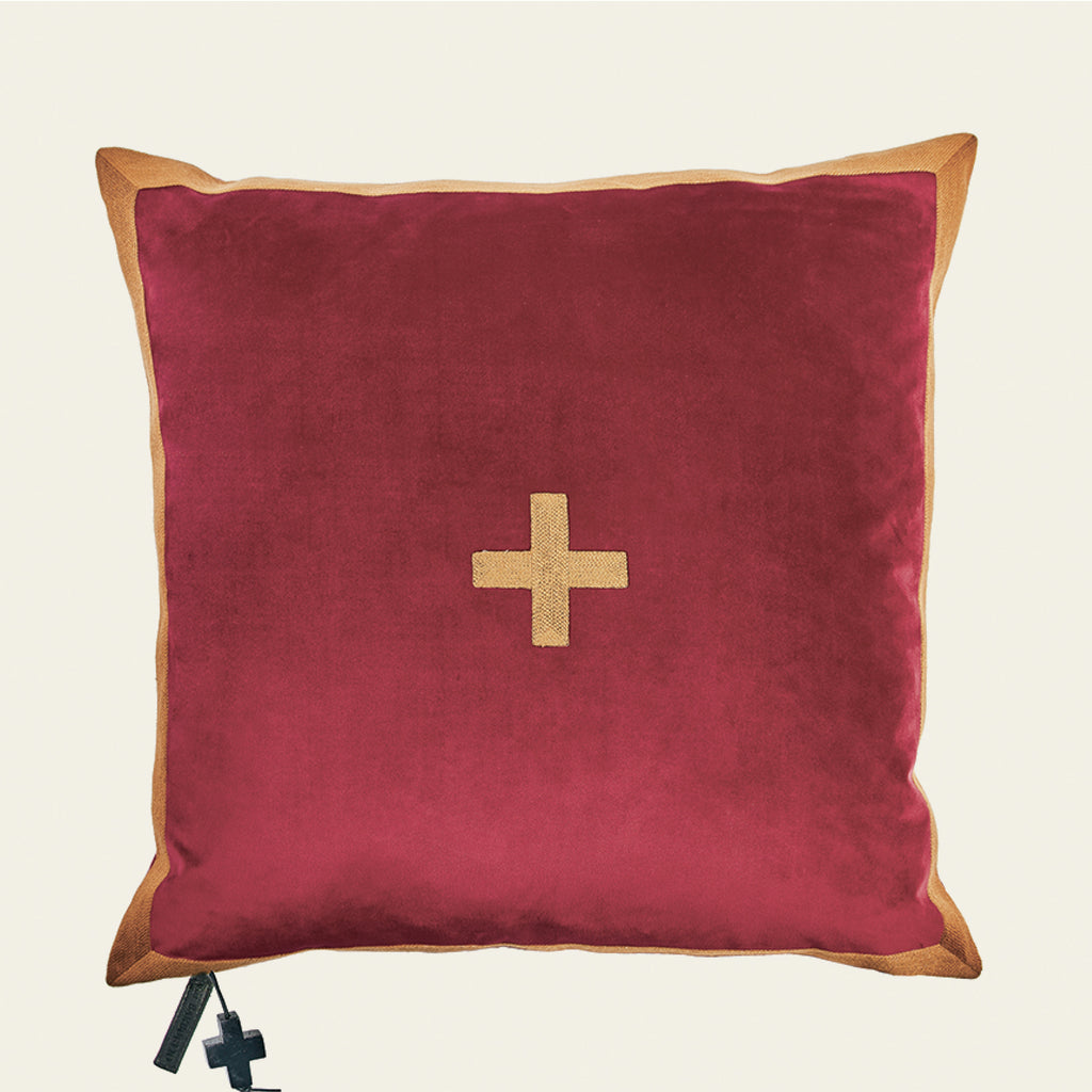 Cardenal Pillow, Red